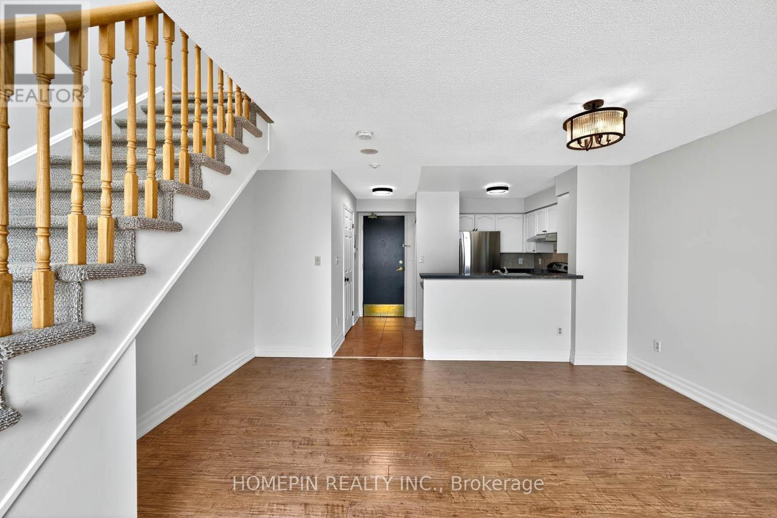 1103 - 39 Oneida Crescent, Richmond Hill, Ontario  L4B 4T9 - Photo 6 - N12454750