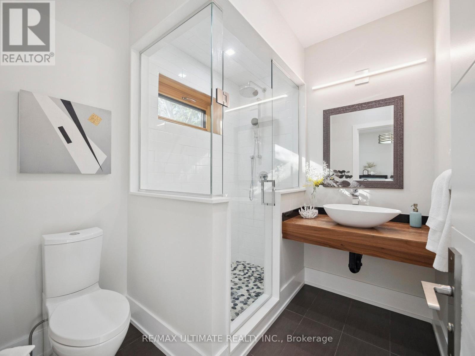 74 Leisure Lane, Richmond Hill, Ontario  L4C 4X1 - Photo 38 - N12454797