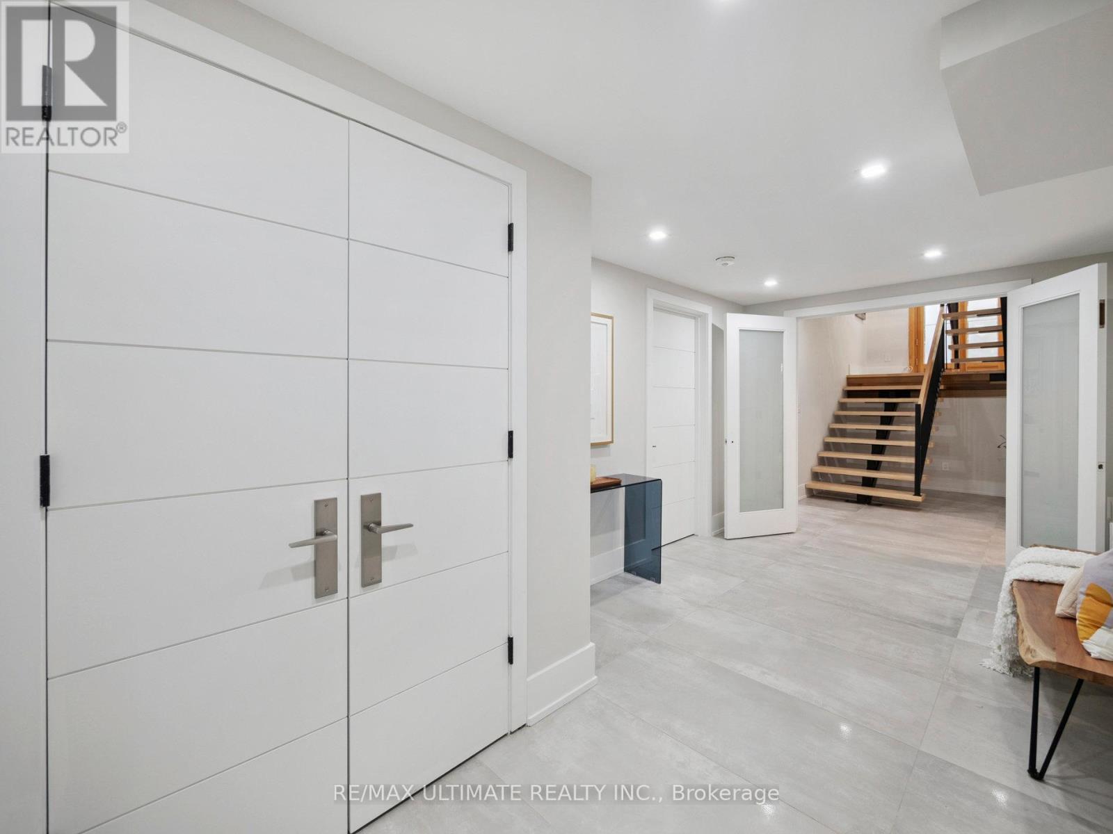 74 Leisure Lane, Richmond Hill, Ontario  L4C 4X1 - Photo 41 - N12454797