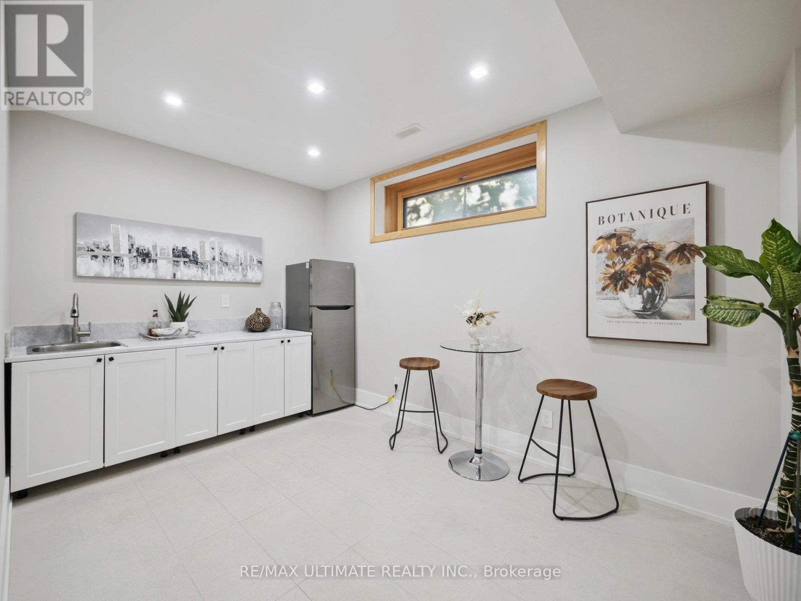 74 Leisure Lane, Richmond Hill, Ontario  L4C 4X1 - Photo 43 - N12454797