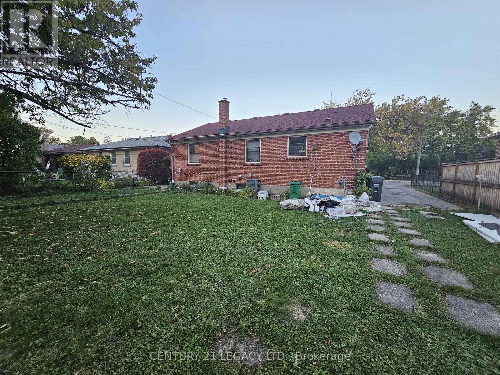 101 Mcmurchy Avenue S, Brampton, Ontario  L6Y 1Y7 - Photo 13 - W12454578