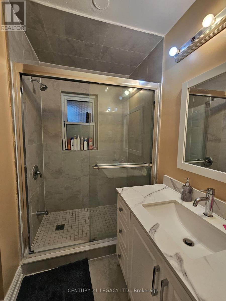 101 Mcmurchy Avenue S, Brampton, Ontario  L6Y 1Y7 - Photo 10 - W12454578