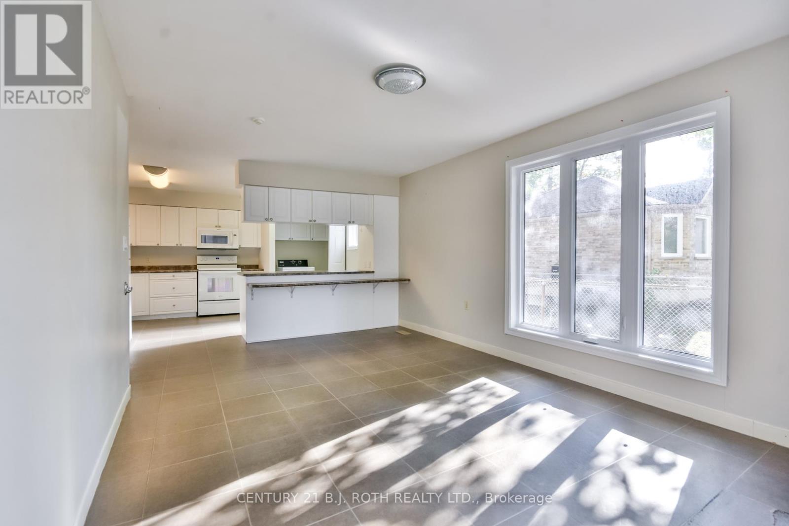 263 Anne Street N, Barrie, Ontario  L4N 4Y1 - Photo 10 - S12454725
