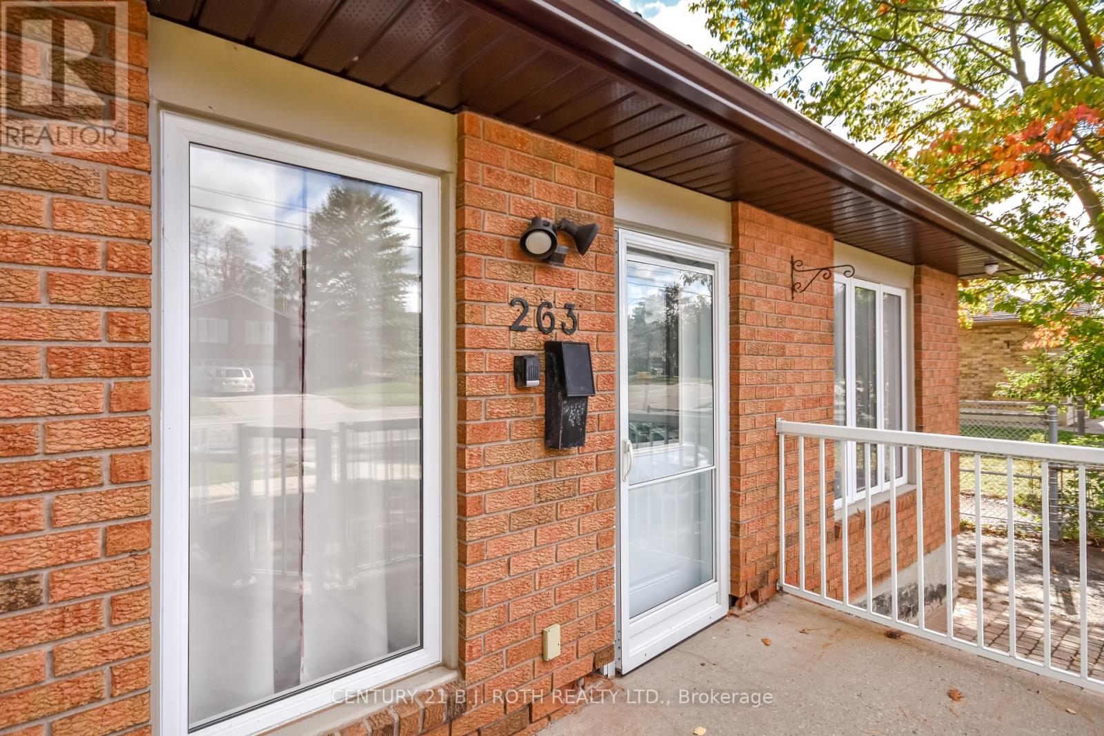 263 Anne Street N, Barrie, Ontario  L4N 4Y1 - Photo 2 - S12454725
