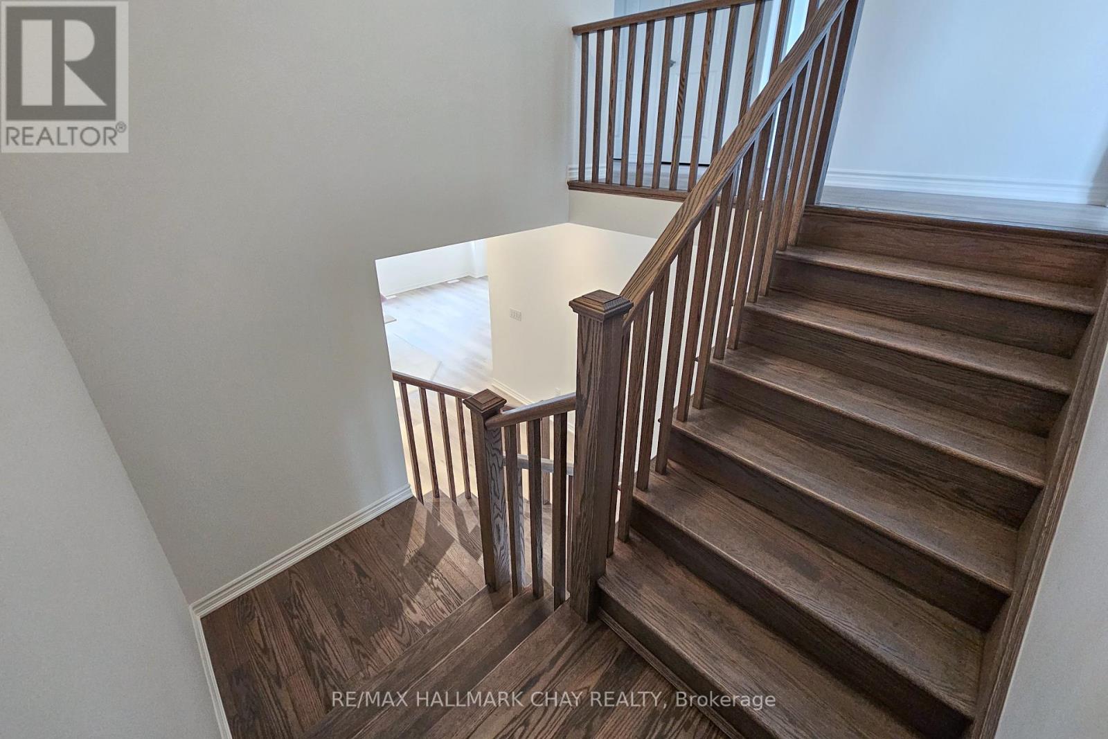8 Vinewood Crescent, Barrie, Ontario  L9J 0B7 - Photo 13 - S12454758