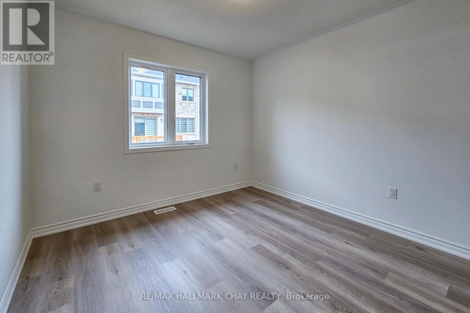 8 Vinewood Crescent, Barrie, Ontario  L9J 0B7 - Photo 20 - S12454758