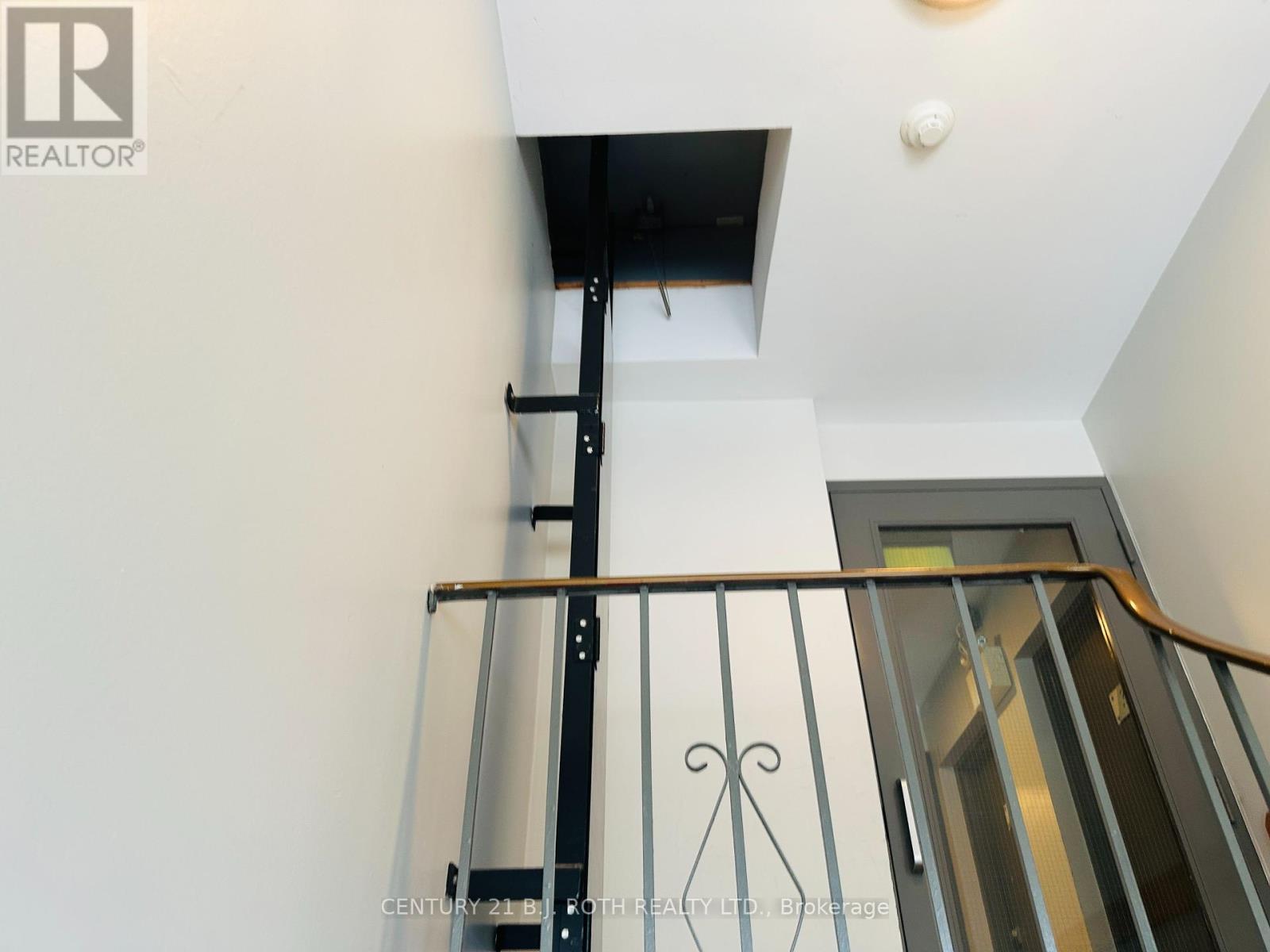 34 Berczy Street, Barrie (City Centre), Ontario  L4M 3P7 - Photo 39 - S12454766