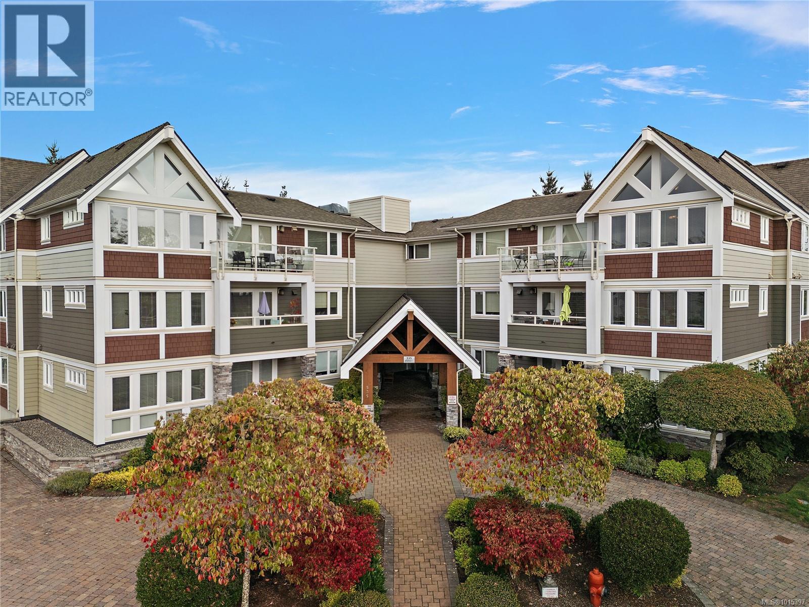 106 535 Heatherdale Lane, Saanich, British Columbia