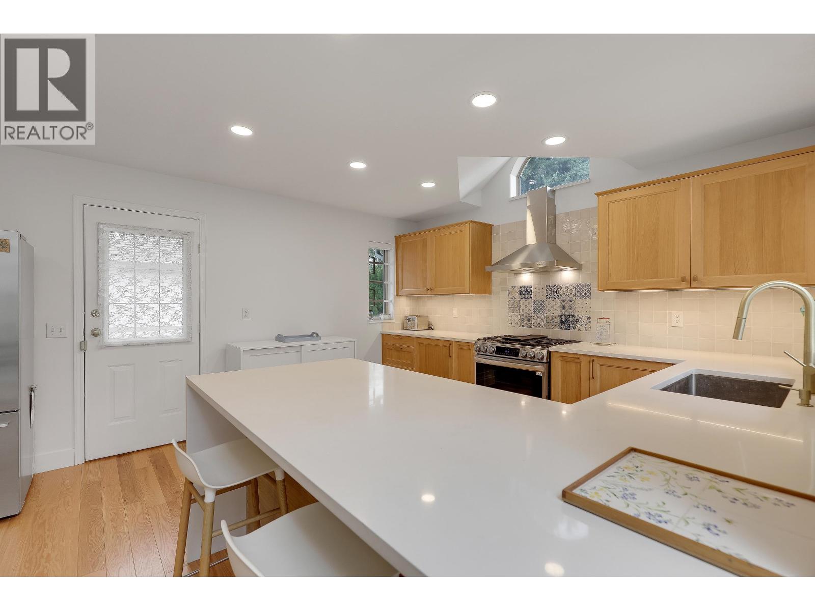 907 Sprice Avenue, Coquitlam, British Columbia  V3J 7M2 - Photo 14 - R3056696