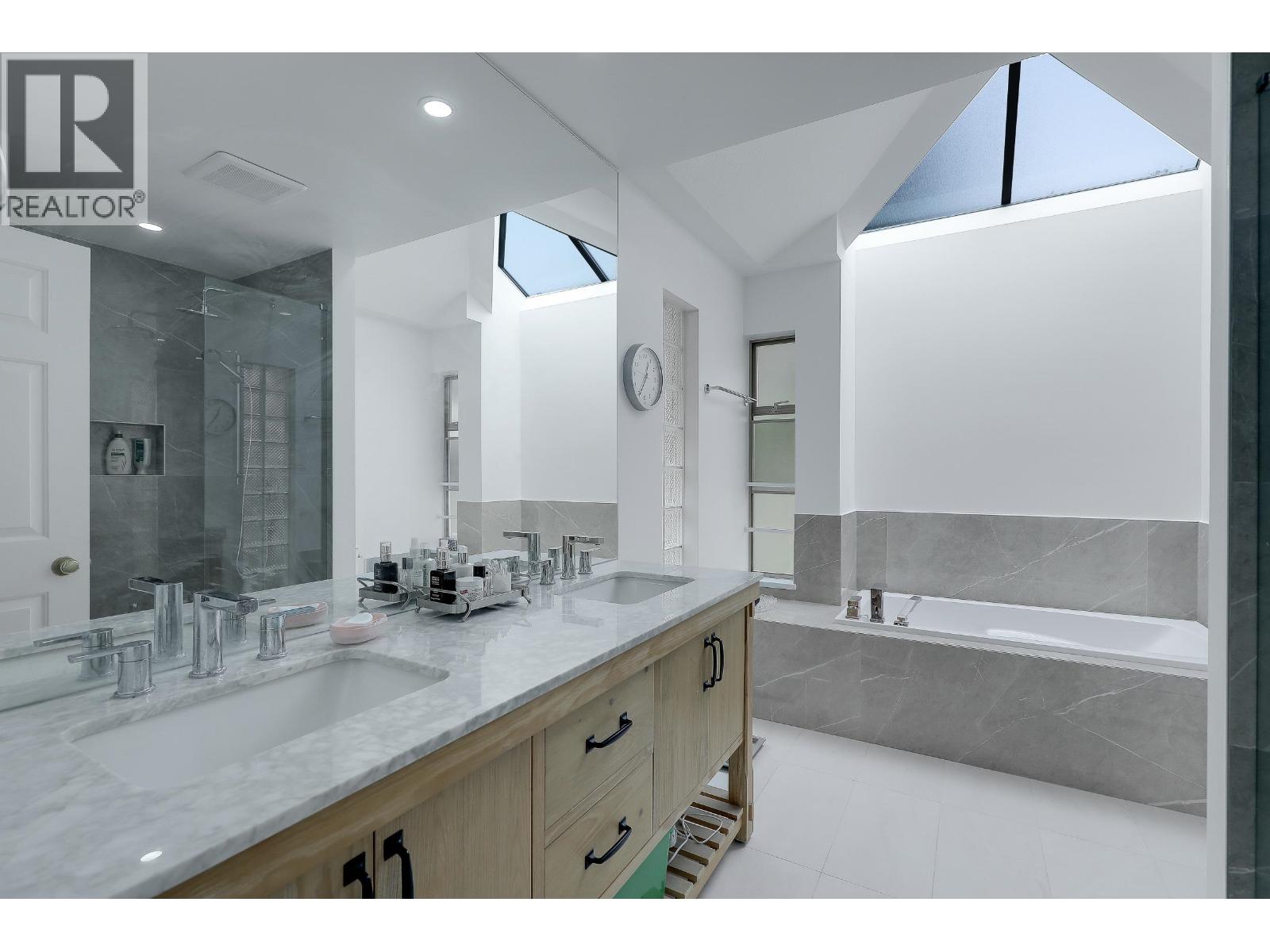907 Sprice Avenue, Coquitlam, British Columbia  V3J 7M2 - Photo 22 - R3056696