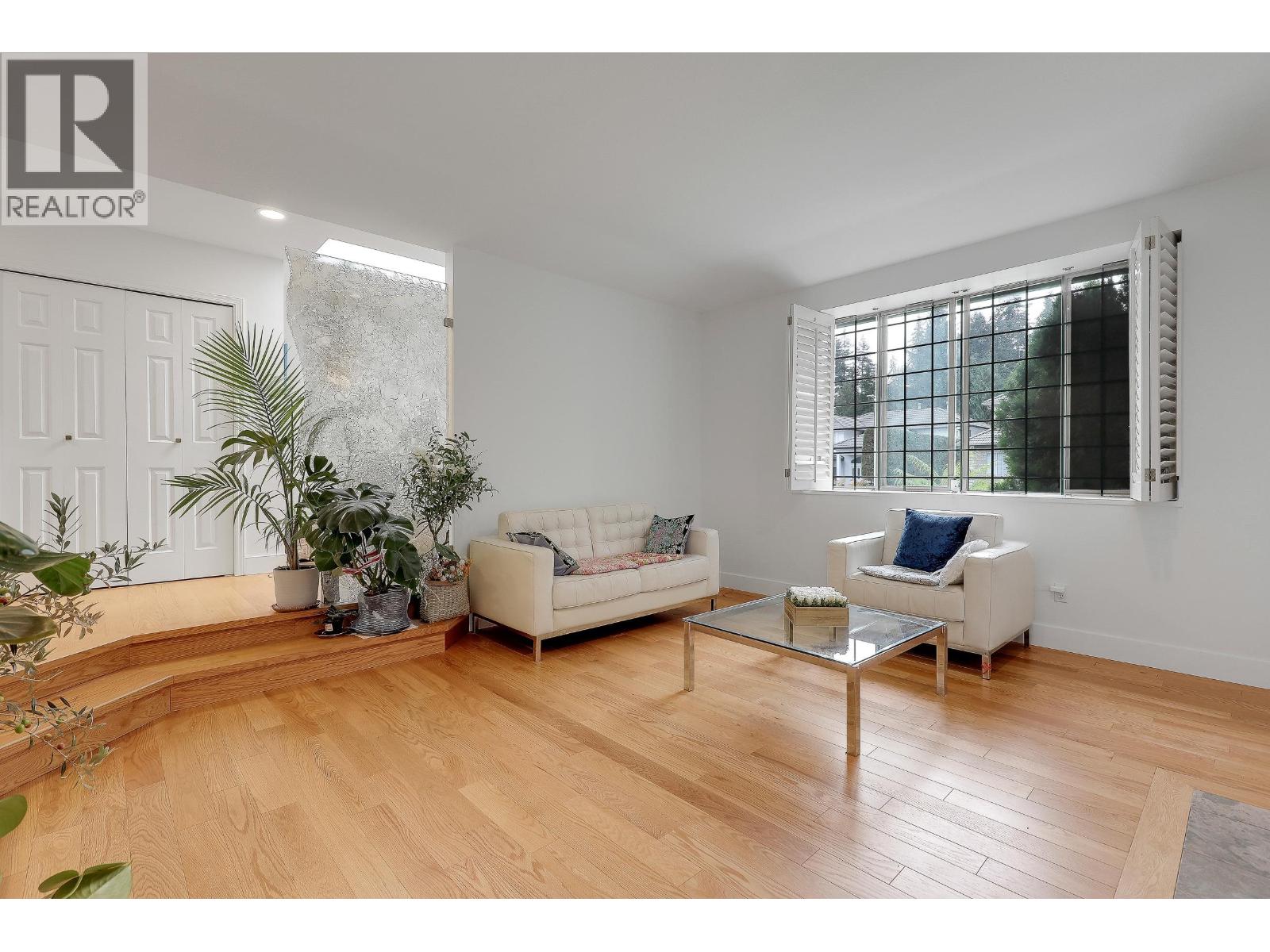 907 Sprice Avenue, Coquitlam, British Columbia  V3J 7M2 - Photo 3 - R3056696