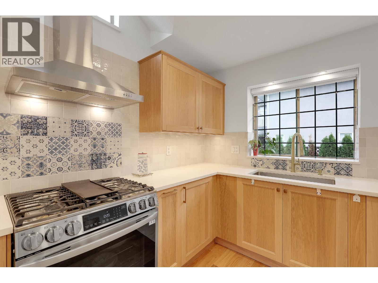 907 Sprice Avenue, Coquitlam, British Columbia  V3J 7M2 - Photo 13 - R3056696