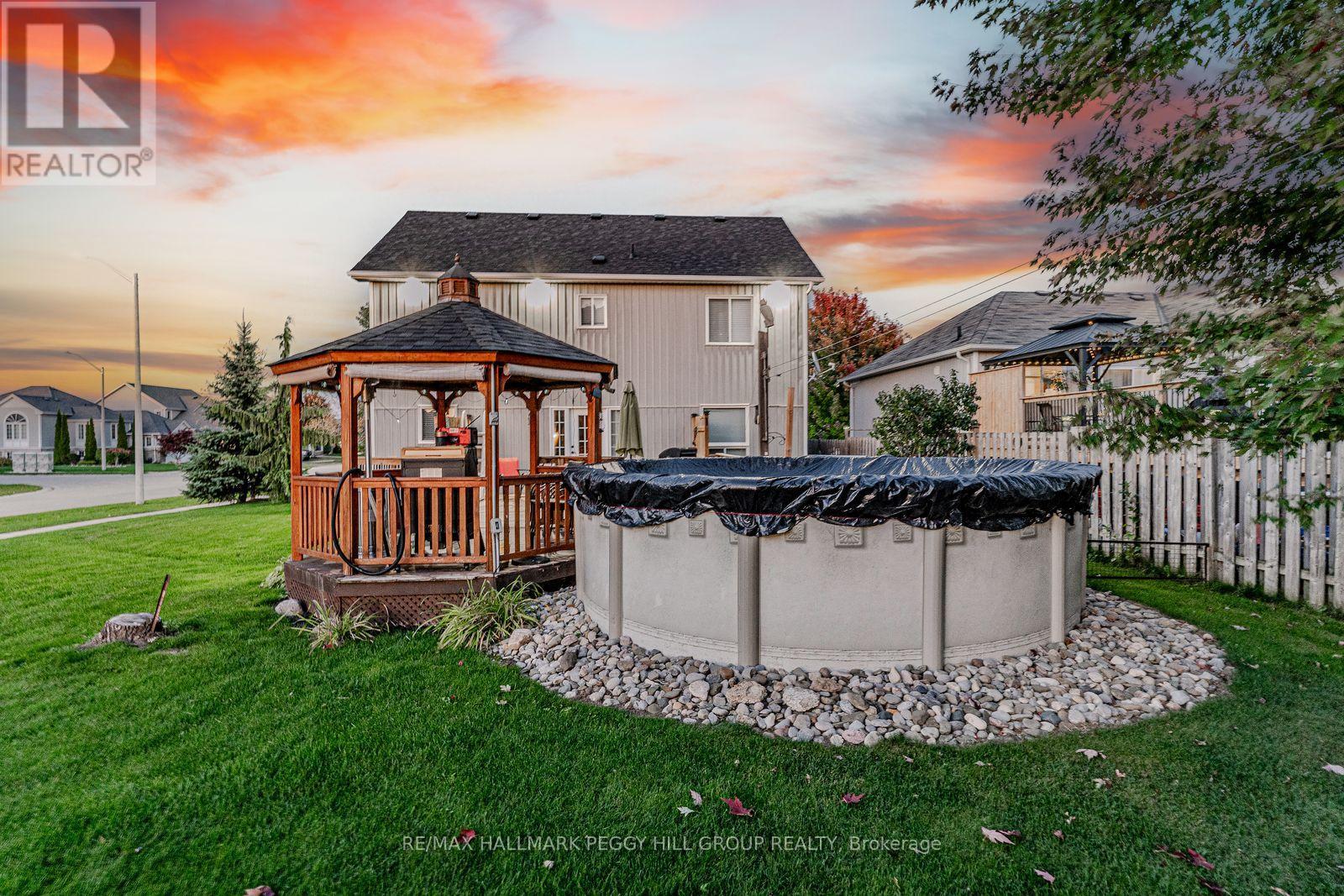 222 Red Oak Trail, Clearview, Ontario  L0M 1S0 - Photo 16 - S12426422