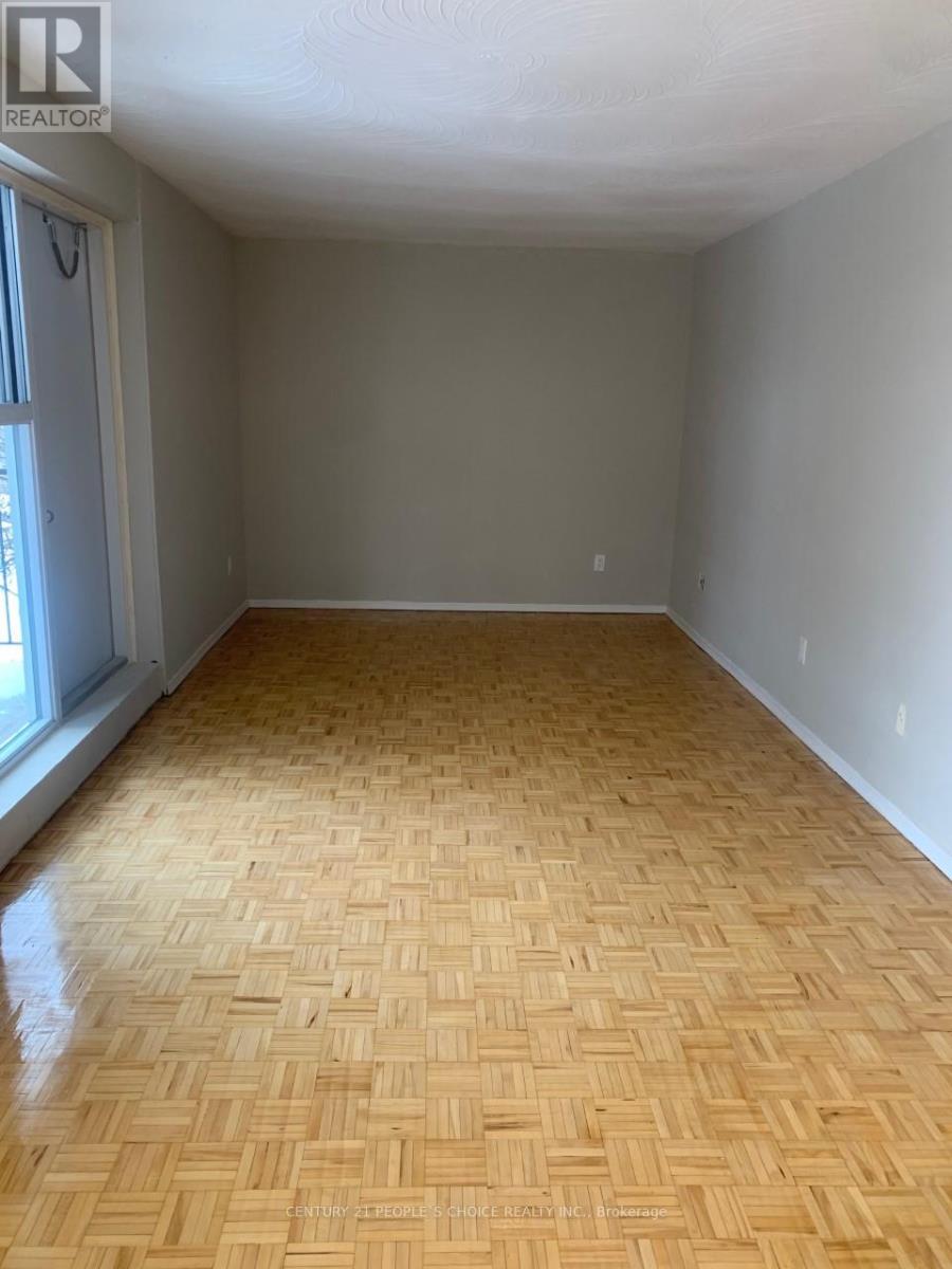 405 - 1030 Pearson Drive, Oakville, Ontario  L6H 2A8 - Photo 5 - W12454686