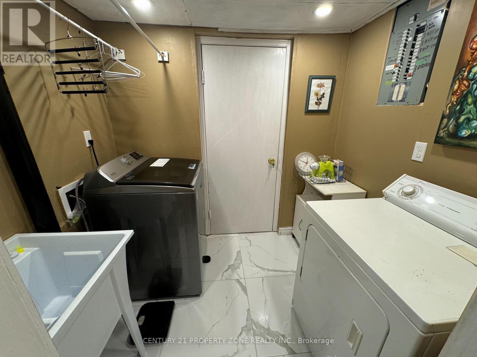 Basement - 3200 Osbourne Road, Mississauga, Ontario  L5L 4A2 - Photo 11 - W12454712