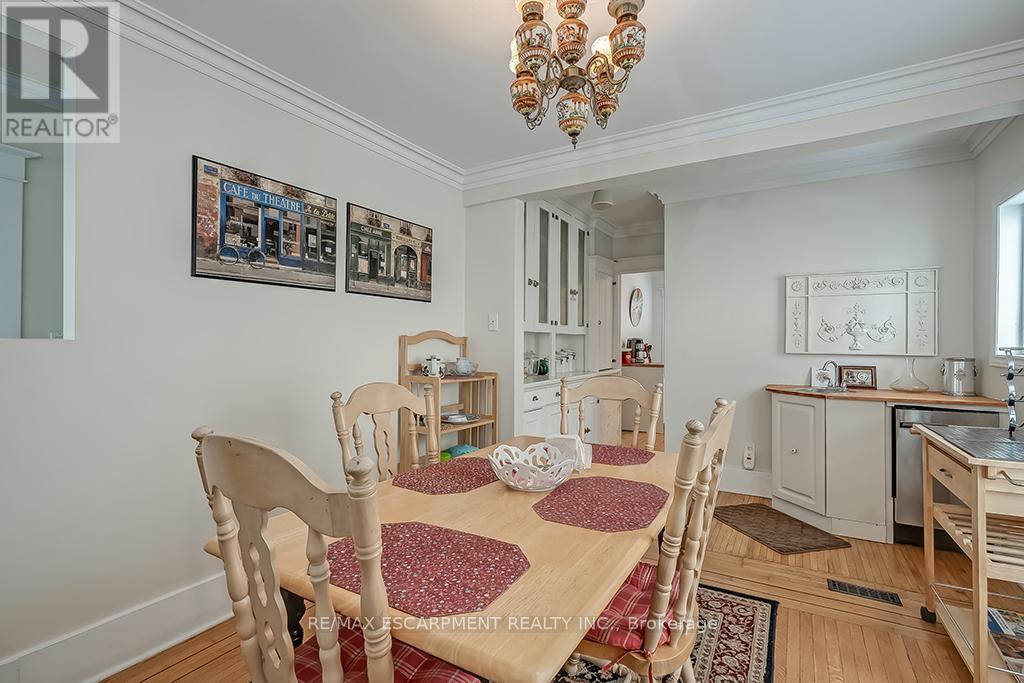 1415 Lakeshore Road, Burlington, Ontario  L7S 1B3 - Photo 10 - W12454724
