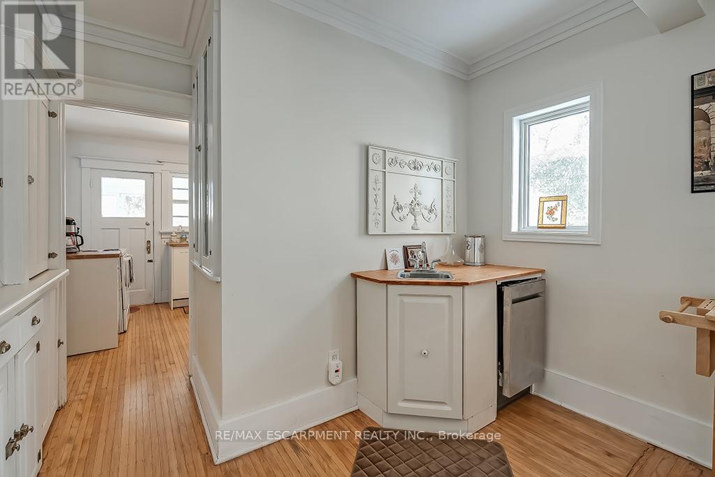 1415 Lakeshore Road, Burlington, Ontario  L7S 1B3 - Photo 11 - W12454724