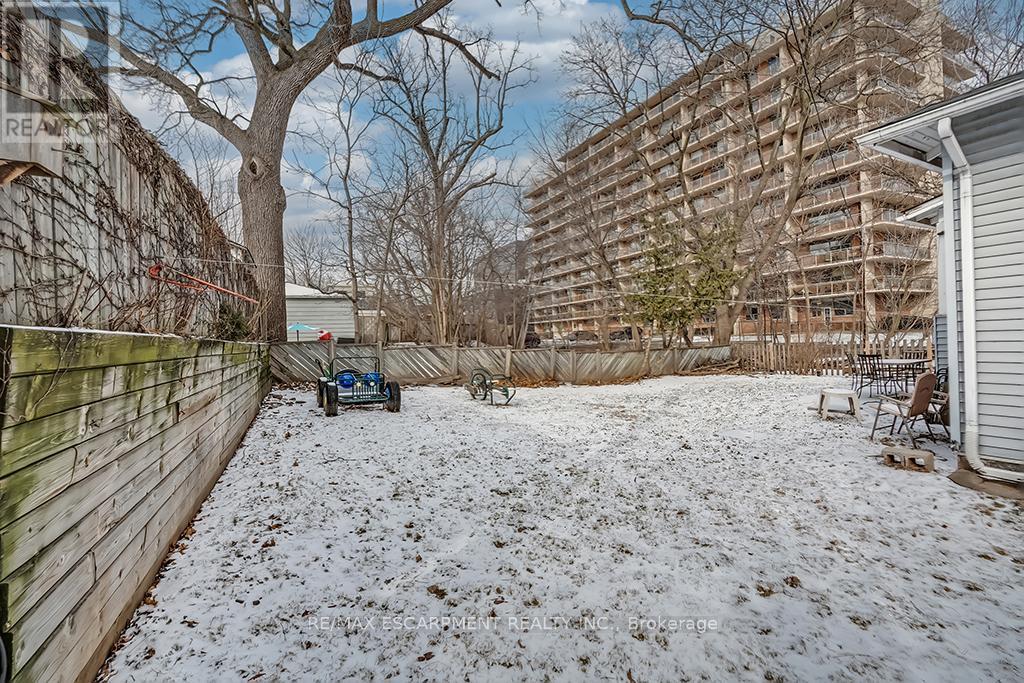 1415 Lakeshore Road, Burlington, Ontario  L7S 1B3 - Photo 25 - W12454724