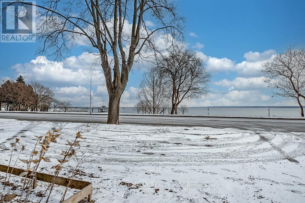1415 Lakeshore Road, Burlington, Ontario  L7S 1B3 - Photo 27 - W12454724