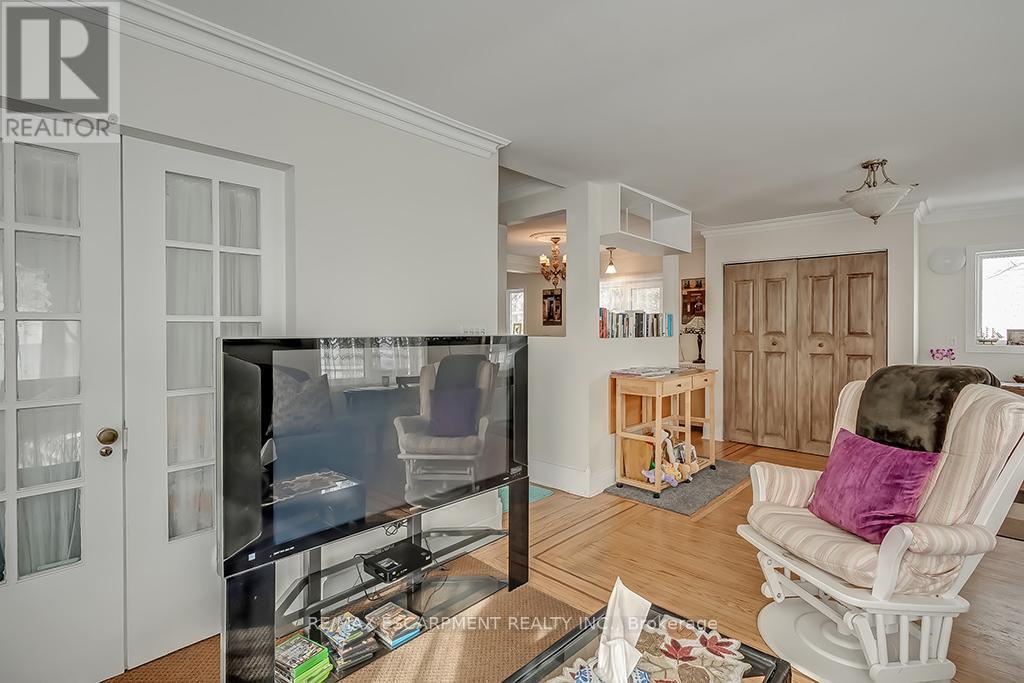 1415 Lakeshore Road, Burlington, Ontario  L7S 1B3 - Photo 7 - W12454724