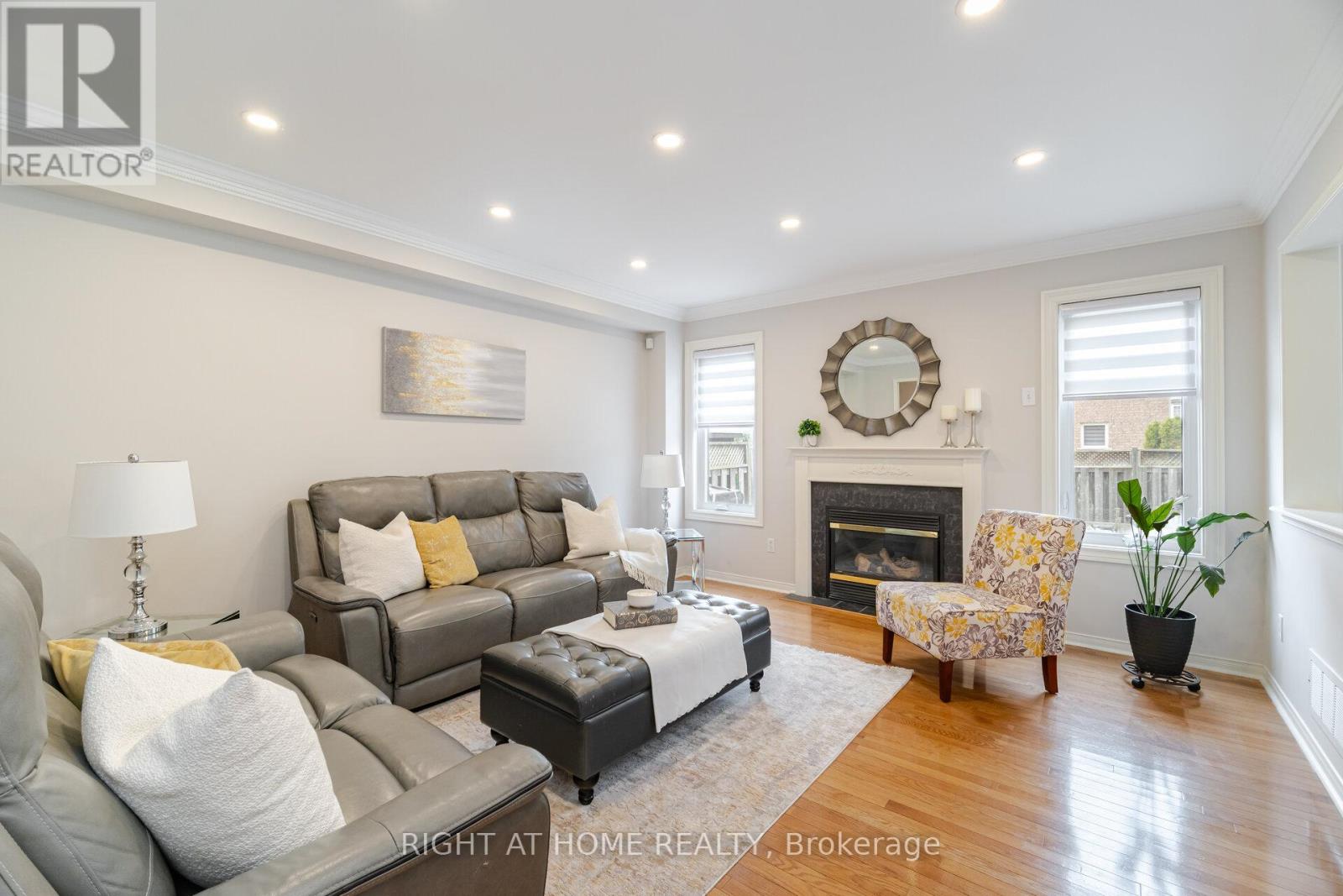5467 Blue Spruce Avenue, Burlington, Ontario  L7L 7C6 - Photo 20 - W12454736