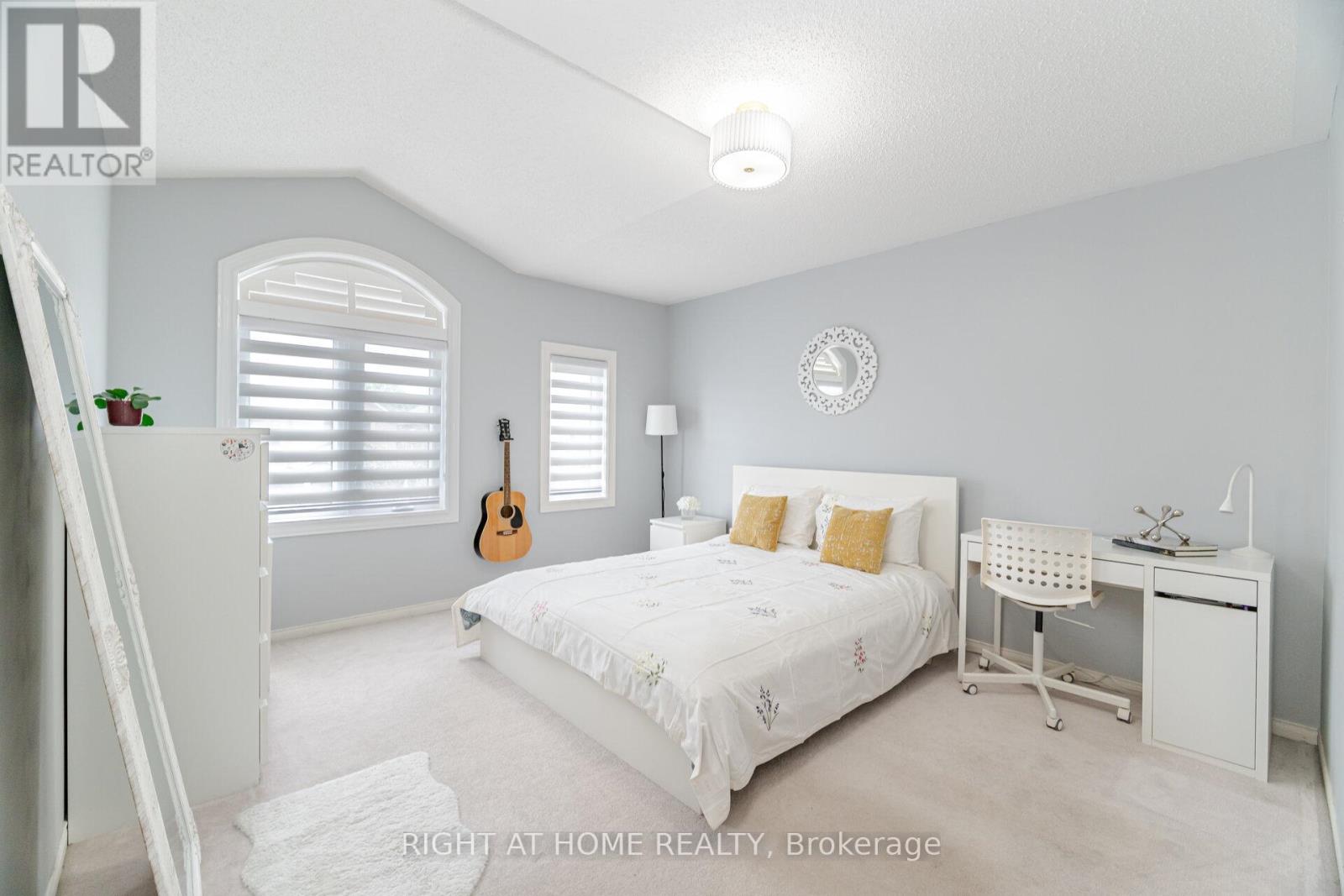 5467 Blue Spruce Avenue, Burlington, Ontario  L7L 7C6 - Photo 31 - W12454736