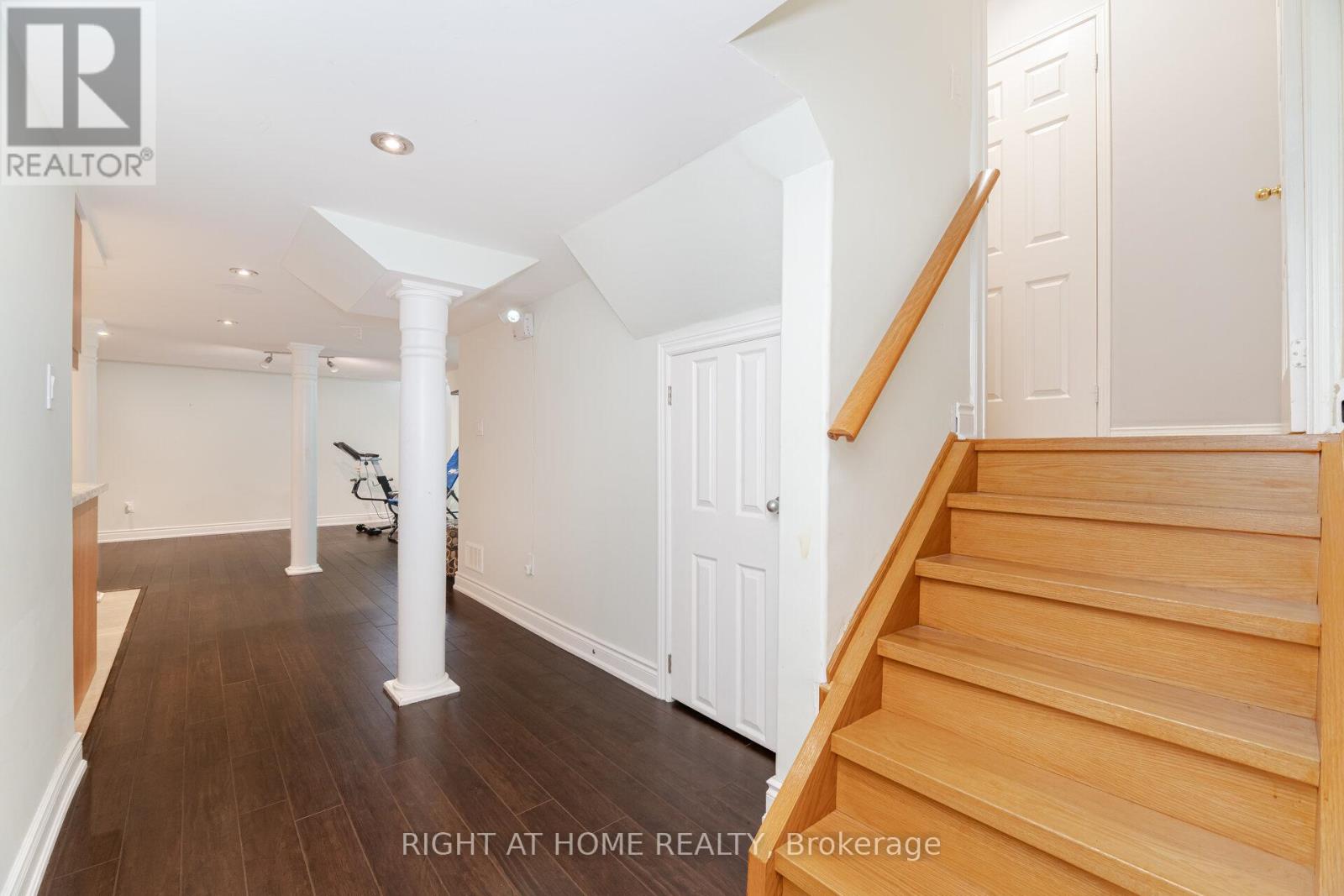 5467 Blue Spruce Avenue, Burlington, Ontario  L7L 7C6 - Photo 35 - W12454736