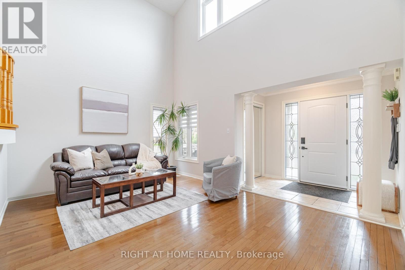5467 Blue Spruce Avenue, Burlington, Ontario  L7L 7C6 - Photo 7 - W12454736