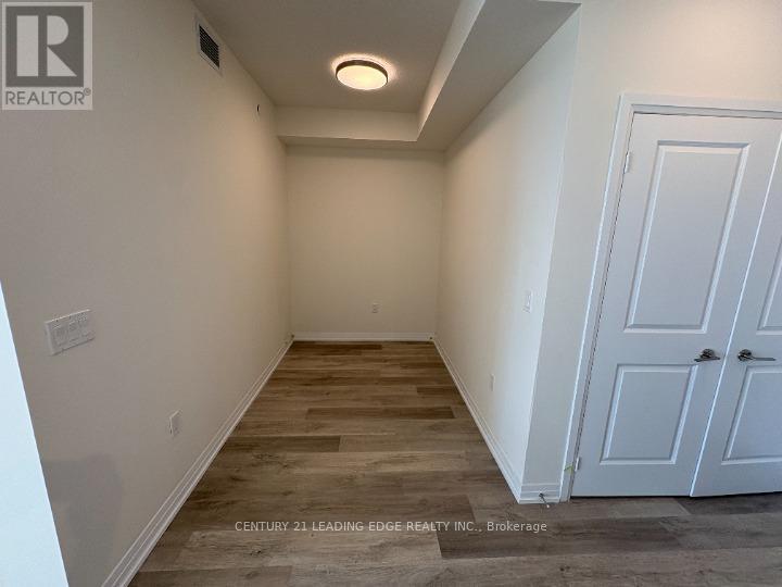 1103 - 15 Watergarden Drive, Mississauga, Ontario  L5R 1B2 - Photo 11 - W12454768