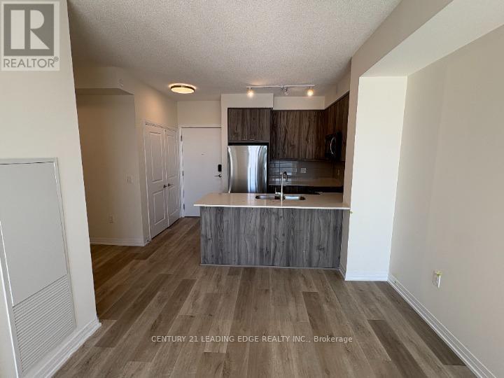 1103 - 15 Watergarden Drive, Mississauga, Ontario  L5R 1B2 - Photo 8 - W12454768