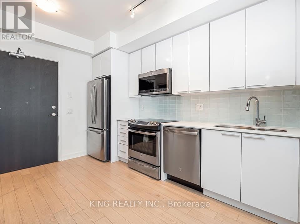 2806 - 10 Park Lawn Road, Toronto, Ontario  M8Y 3H8 - Photo 3 - W12454796