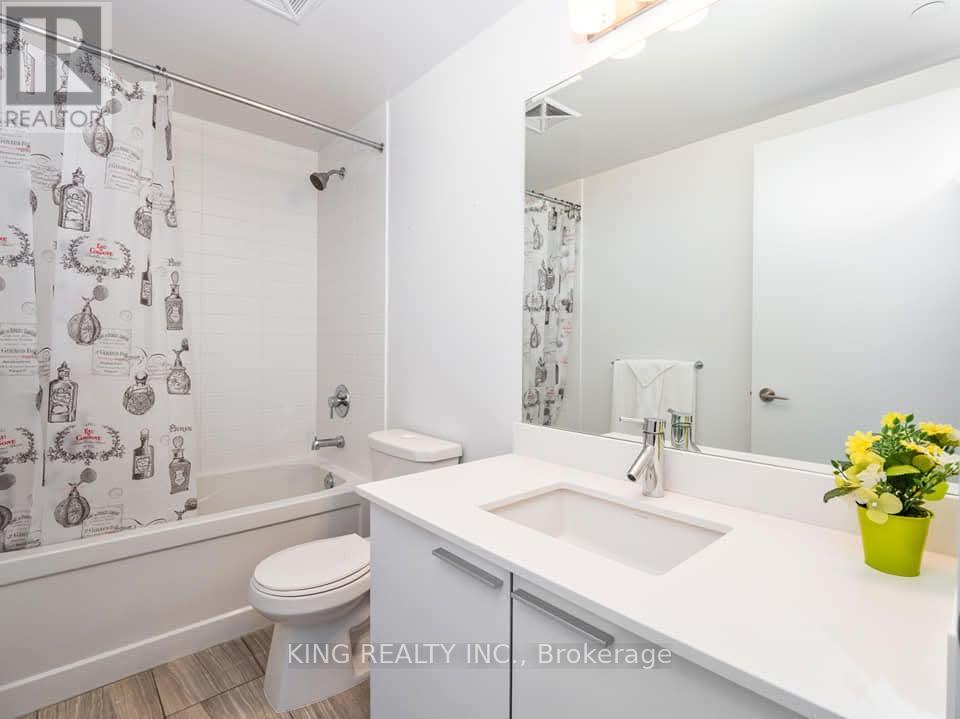 2806 - 10 Park Lawn Road, Toronto, Ontario  M8Y 3H8 - Photo 4 - W12454796