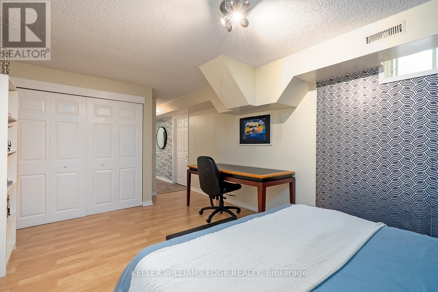 2264 Heidi Avenue, Burlington, Ontario  L7M 3W4 - Photo 39 - W12454392