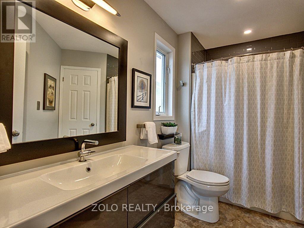 165 Windflower Drive, Kitchener, Ontario  N2E 3S9 - Photo 15 - X12454695