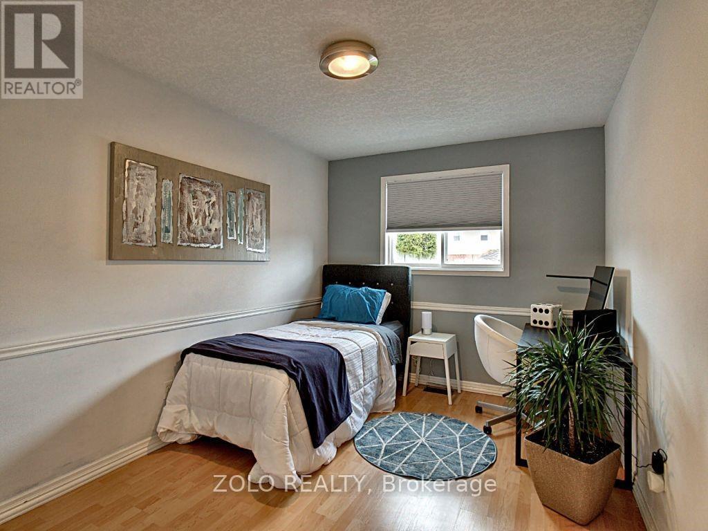 165 Windflower Drive, Kitchener, Ontario  N2E 3S9 - Photo 17 - X12454695