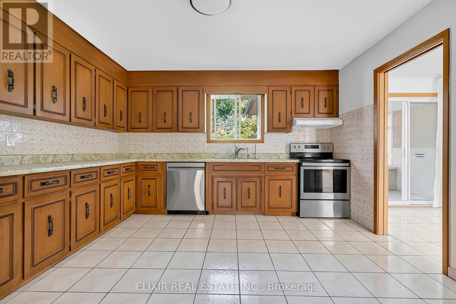 246 Thaler Avenue, Kitchener, Ontario  N2A 1R6 - Photo 10 - X12454765