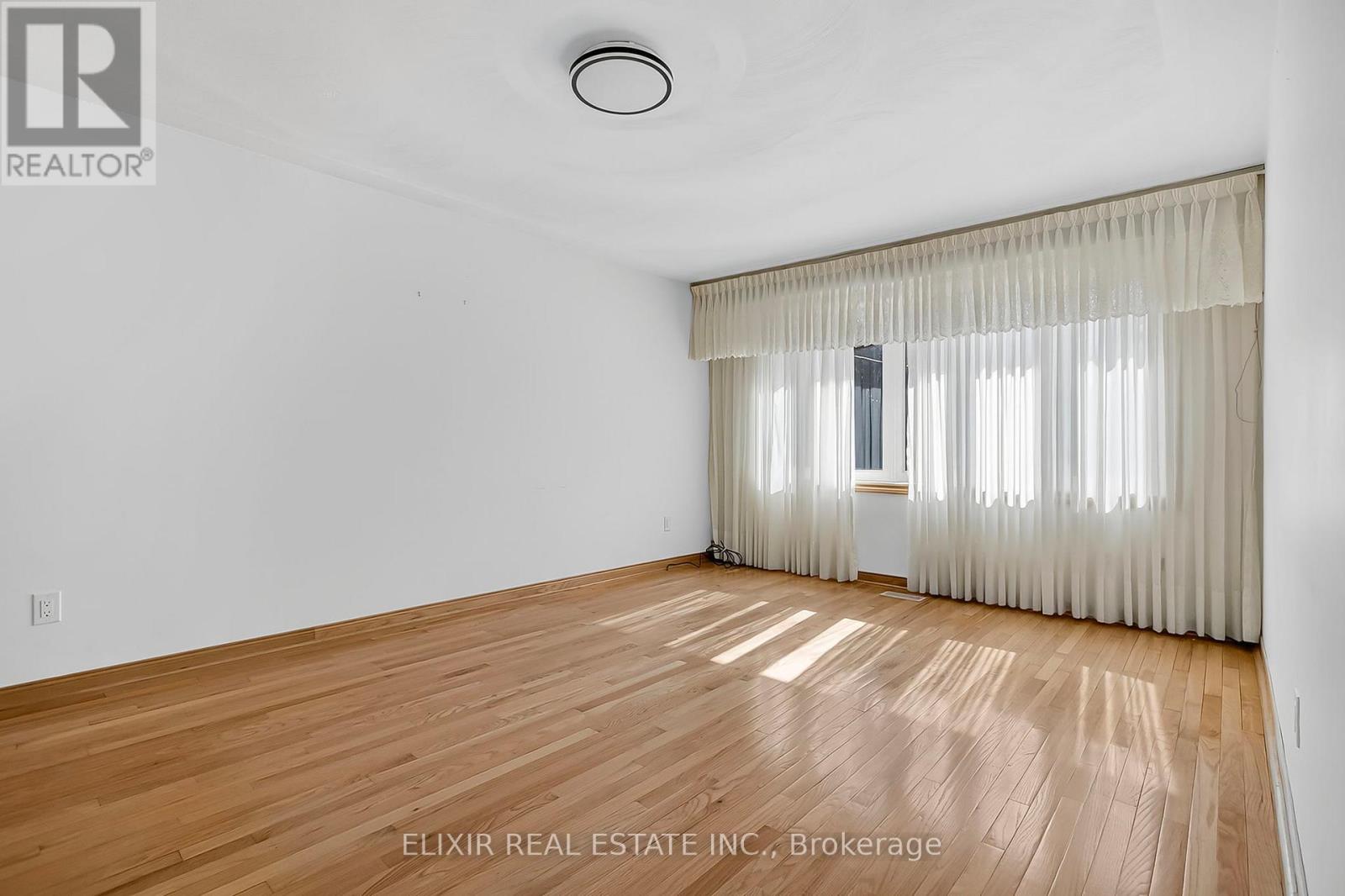 246 Thaler Avenue, Kitchener, Ontario  N2A 1R6 - Photo 8 - X12454765