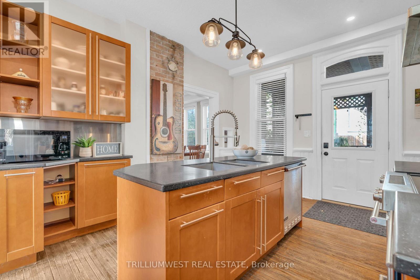 210 Lancaster Street E, Kitchener, Ontario  N2H 1N6 - Photo 16 - X12454771