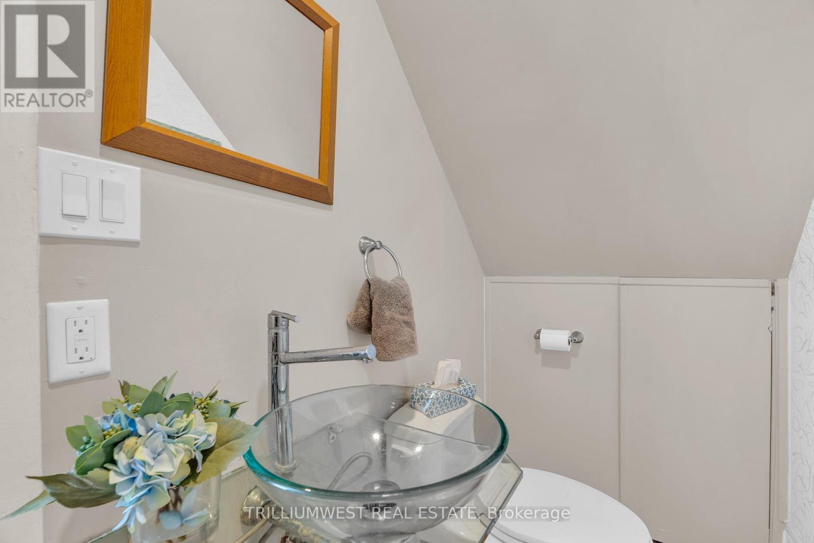 210 Lancaster Street E, Kitchener, Ontario  N2H 1N6 - Photo 19 - X12454771
