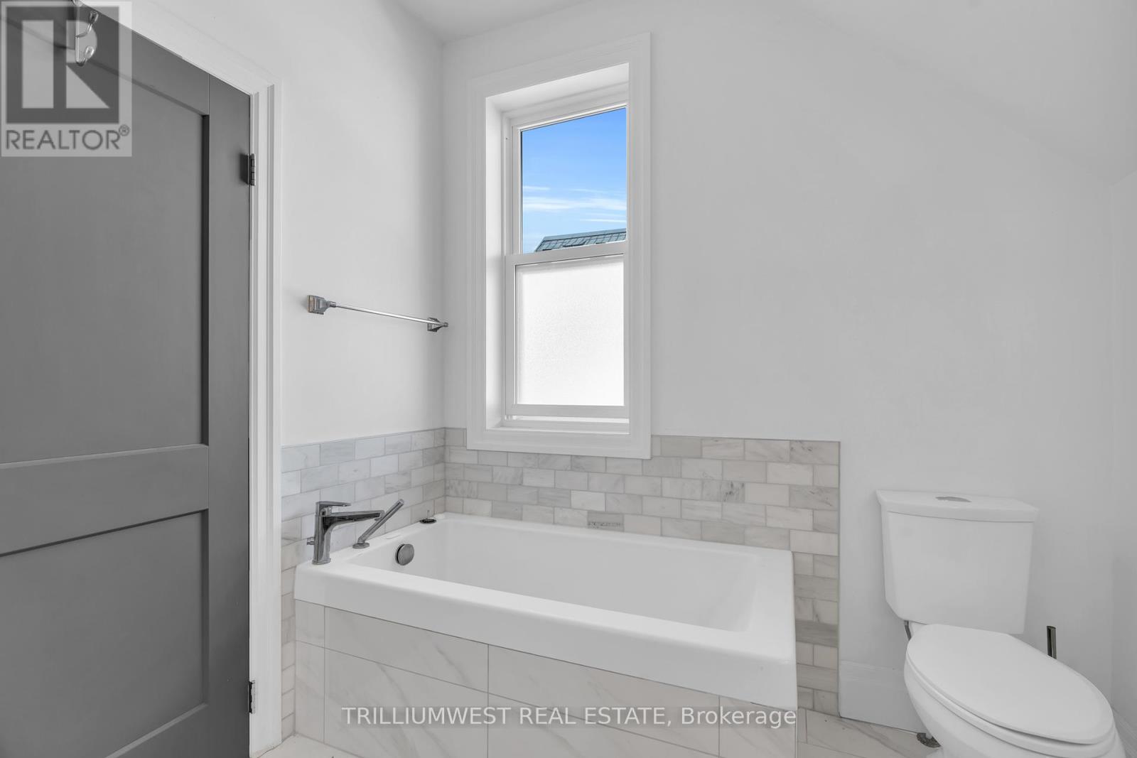 210 Lancaster Street E, Kitchener, Ontario  N2H 1N6 - Photo 22 - X12454771