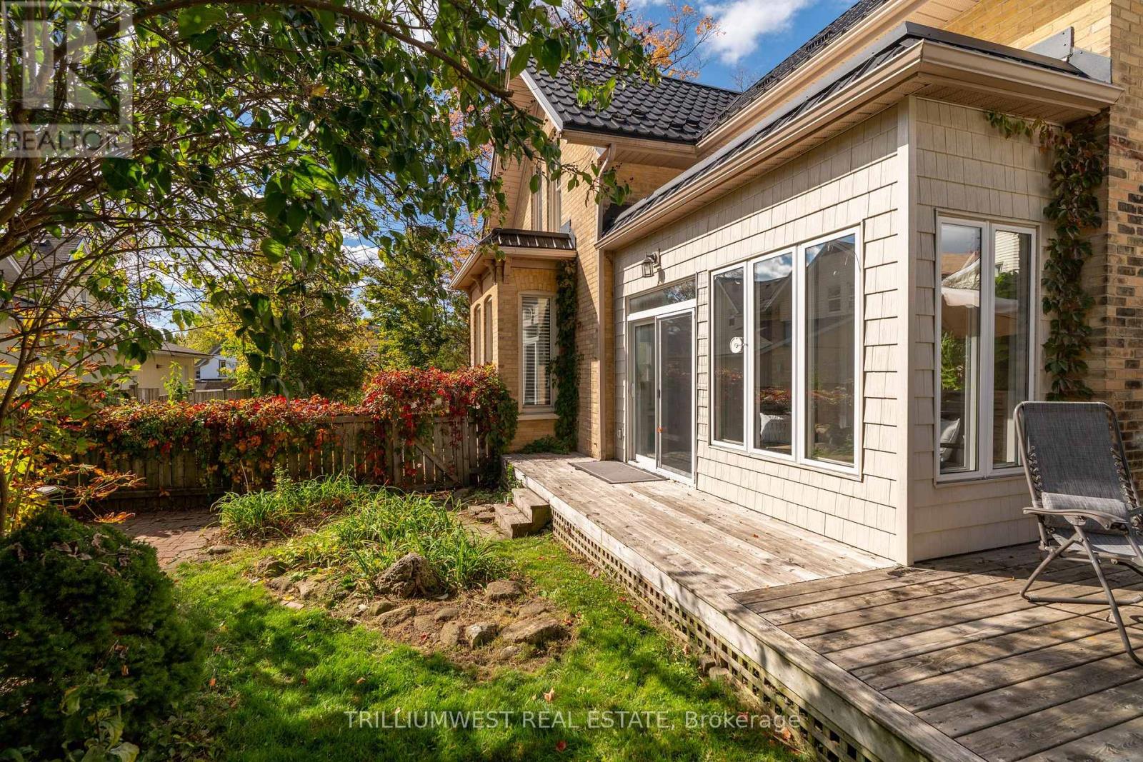 210 Lancaster Street E, Kitchener, Ontario  N2H 1N6 - Photo 32 - X12454771