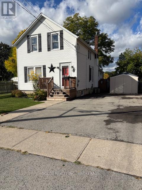 73 Chapel Street N, Thorold, Ontario  L2V 2E5 - Photo 3 - X12454850