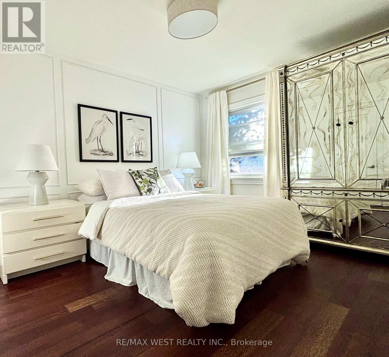 12 Brentwood Road S, Toronto, Ontario  M8Z 3N2 - Photo 12 - W12421362
