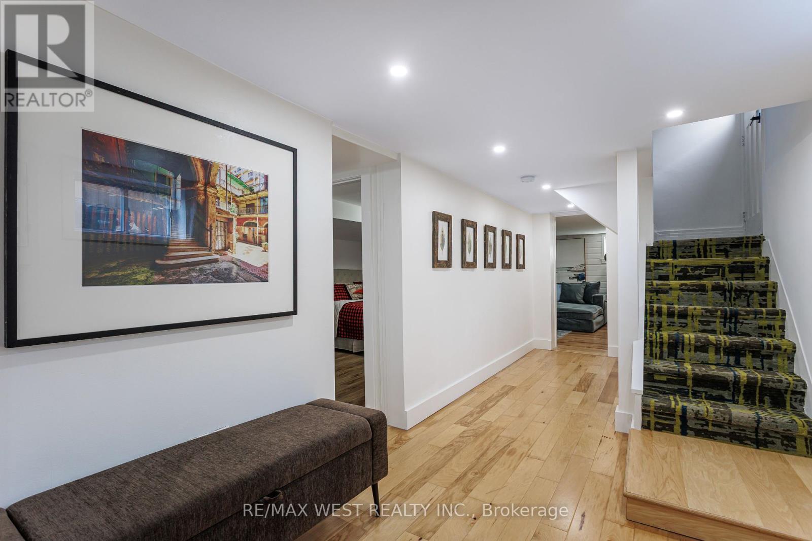 12 Brentwood Road S, Toronto, Ontario  M8Z 3N2 - Photo 20 - W12421362