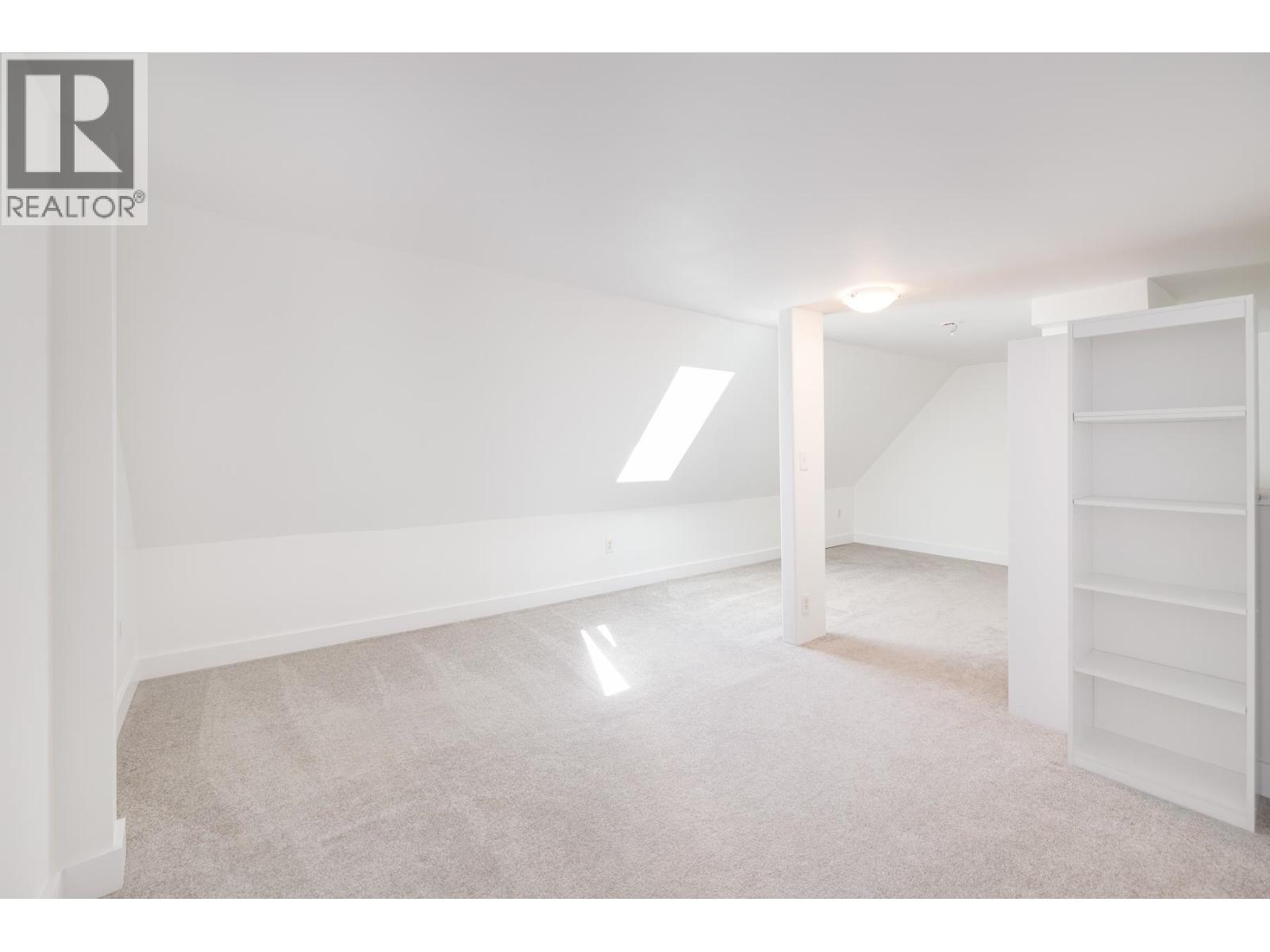 3182 Mountain Highway, North Vancouver, British Columbia  V7K 2H5 - Photo 13 - R3057127