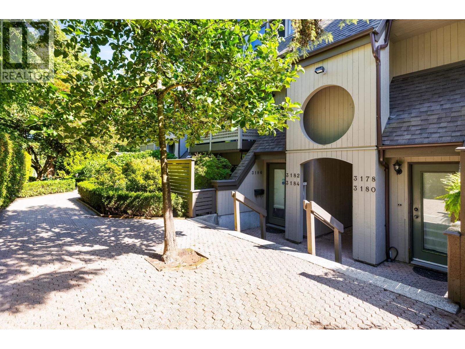 3182 Mountain Highway, North Vancouver, British Columbia  V7K 2H5 - Photo 39 - R3057127