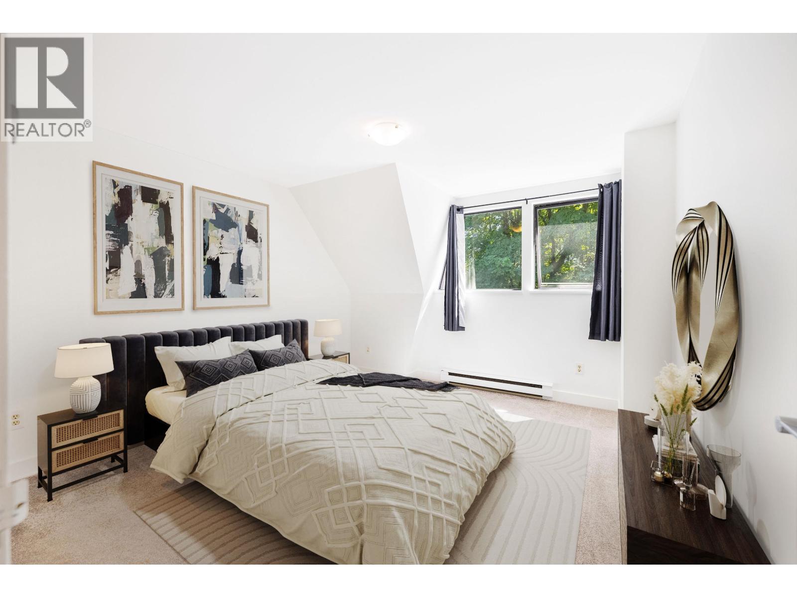 3182 Mountain Highway, North Vancouver, British Columbia  V7K 2H5 - Photo 4 - R3057127