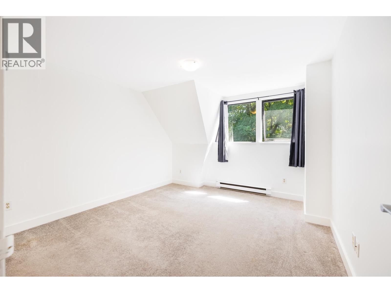 3182 Mountain Highway, North Vancouver, British Columbia  V7K 2H5 - Photo 8 - R3057127