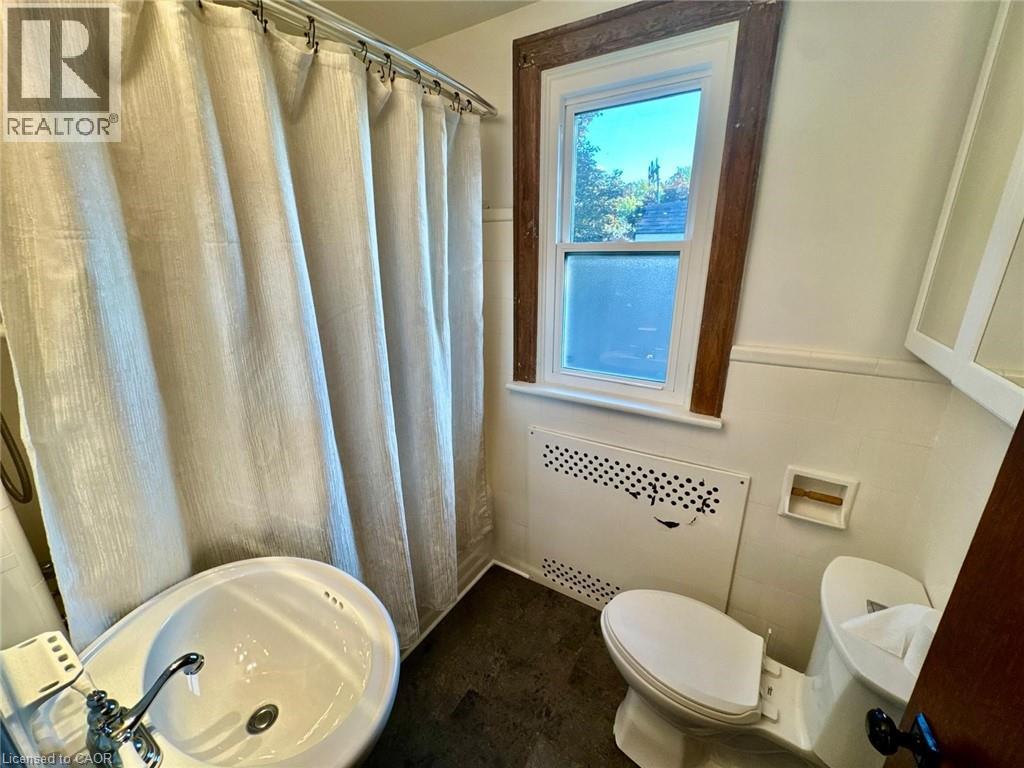 74 East 15th Street Unit# Main Floor, Hamilton, Ontario  L9A 4E9 - Photo 14 - 40771559