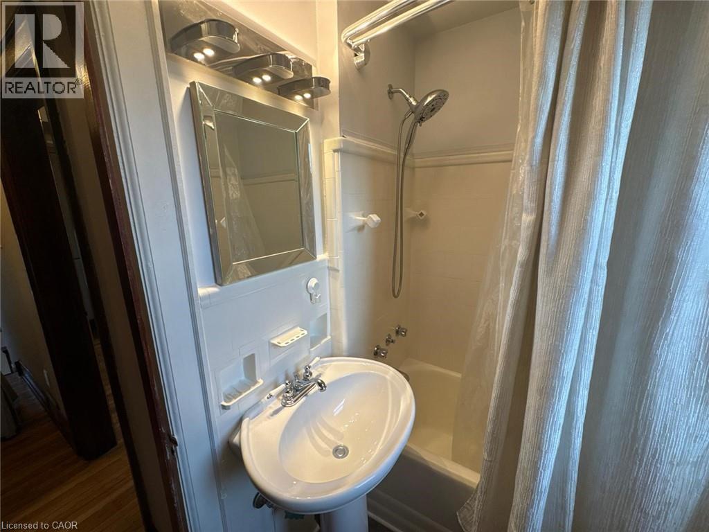 74 East 15th Street Unit# Main Floor, Hamilton, Ontario  L9A 4E9 - Photo 15 - 40771559